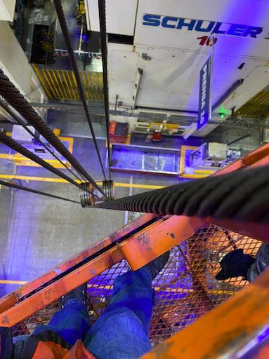 Sistemas de seguridad en grúa industrial
